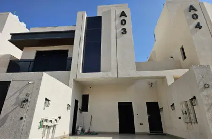 طابق كامل - 5 غرف نوم - 4 حمامات للبيع في قرطبة - الرياض - الرياض