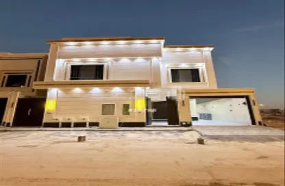 Full Floor - 7 Bedrooms - 4 Bathrooms for sale in Al Janadriyah - Riyadh - Ar Riyadh