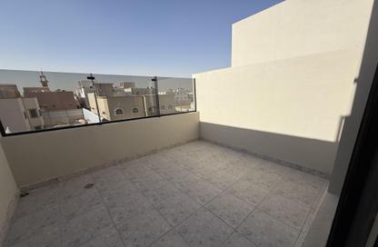 Full Floor - 5 Bedrooms - 3 Bathrooms for sale in Ishbiliyah - Riyadh - Ar Riyadh
