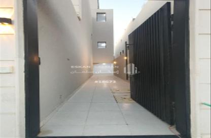 طابق كامل - 6 غرف نوم - 4 حمامات للبيع في الجنادرية - الرياض - الرياض