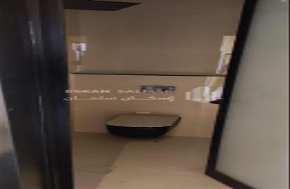 Full Floor - 5 Bedrooms - 3 Bathrooms for sale in Al Bayan - Riyadh - Ar Riyadh