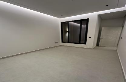 Apartment - 4 Bedrooms - 3 Bathrooms for sale in Al Munisiyah - Riyadh - Ar Riyadh