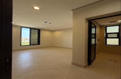 Apartment - 3 Bedrooms - 4 Bathrooms for rent in Al Hamra - Al Khubar - Eastern Apartment - 3 Bedrooms - 4 Bathrooms for rent in Al Hamra - Al Khubar - Eastern