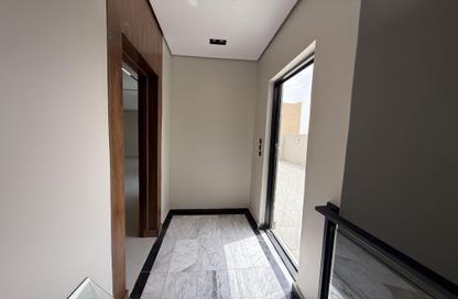 Apartment - 4 Bedrooms - 3 Bathrooms for sale in Al Yarmuk - Riyadh - Ar Riyadh