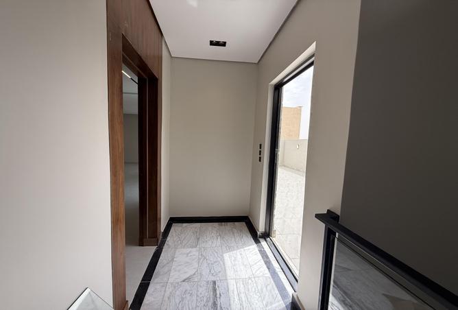 51653908 - Property Image 2