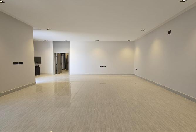 258667 - Property Image 2