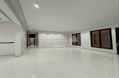 Full Floor - 6 Bedrooms - 4 Bathrooms for sale in Al Janadriyah - Riyadh - Ar Riyadh