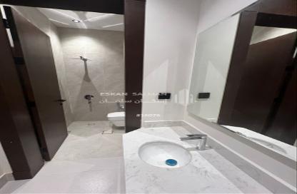 Full Floor - 5 Bedrooms - 4 Bathrooms for sale in An Nahdah - Riyadh - Ar Riyadh
