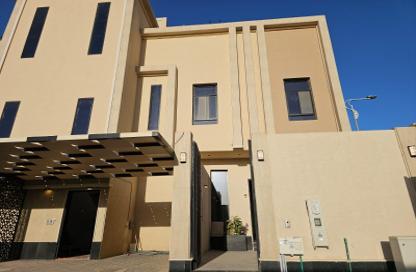 Full Floor - 5 Bedrooms - 5 Bathrooms for sale in Al Munisiyah - Riyadh - Ar Riyadh