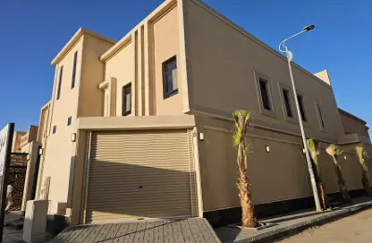 طابق كامل - 5 غرف نوم - 5 حمامات للبيع في المونسية - الرياض - الرياض