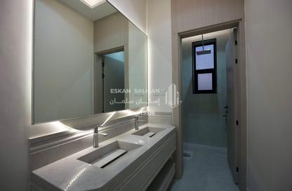 Full Floor - 5 Bedrooms - 4 Bathrooms for sale in Dahiyat Namar - Riyadh - Ar Riyadh