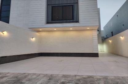 Apartment - 3 Bedrooms - 3 Bathrooms for sale in Al Qadisiyah - Riyadh - Ar Riyadh
