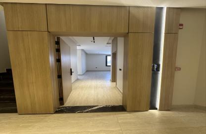 Apartment - 4 Bedrooms - 3 Bathrooms for sale in Al Munisiyah - Riyadh - Ar Riyadh