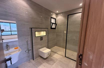Apartment - 4 Bedrooms - 3 Bathrooms for sale in Al Yarmuk - Riyadh - Ar Riyadh