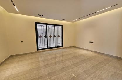Full Floor - 5 Bedrooms - 4 Bathrooms for sale in Ar Rimal - Riyadh - Ar Riyadh