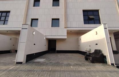 Apartment - 5 Bedrooms - 4 Bathrooms for sale in Al Munisiyah - Riyadh - Ar Riyadh