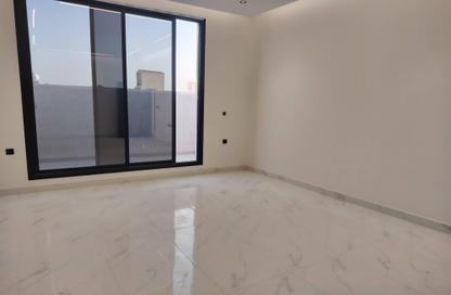 Apartment - 5 Bedrooms - 4 Bathrooms for sale in Al Munisiyah - Riyadh - Ar Riyadh