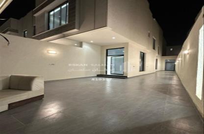 Apartment - 6 Bedrooms - 4 Bathrooms for sale in Al Janadriyah - Riyadh - Ar Riyadh