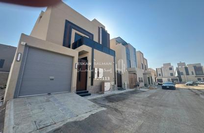 Full Floor - 6 Bedrooms - 3 Bathrooms for sale in Al Janadriyah - Riyadh - Ar Riyadh