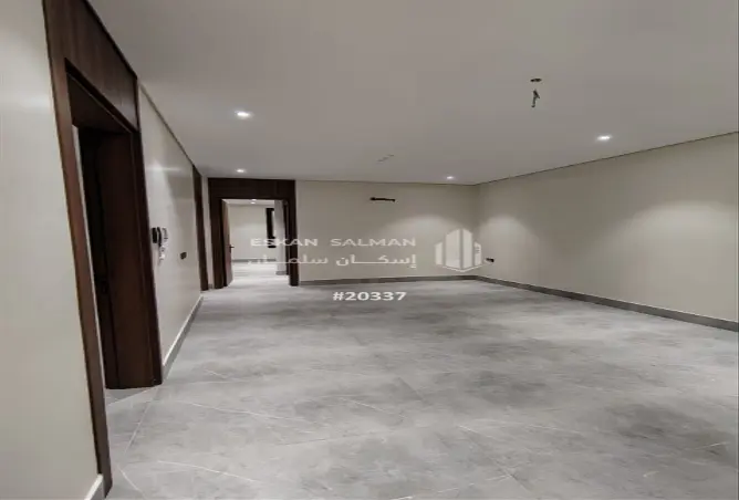52086100 - Property Image 2