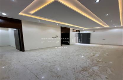 Full Floor - 5 Bedrooms - 2 Bathrooms for sale in Badr - Riyadh - Ar Riyadh