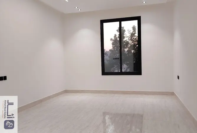 52348204 - Property Image 3