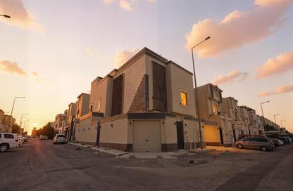 Full Floor - 5 Bedrooms - 3 Bathrooms for sale in Ar Rimal - Riyadh - Ar Riyadh