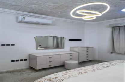 شقة - 4 غرف نوم - 2 حمامات للايجار في العزيزية - الرياض - الرياض