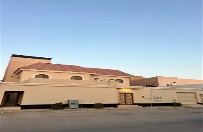 شقة - 4 غرف نوم - 2 حمامات للايجار في العزيزية - الرياض - الرياض