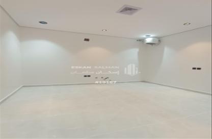Apartment - 5 Bedrooms - 3 Bathrooms for sale in Al Janadriyah - Riyadh - Ar Riyadh