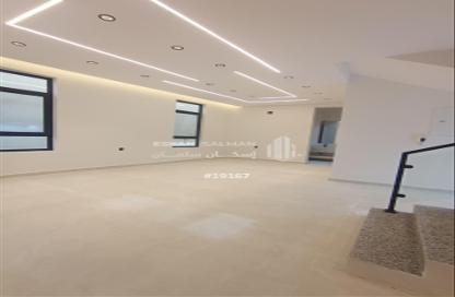 Apartment - 5 Bedrooms - 3 Bathrooms for sale in Al Janadriyah - Riyadh - Ar Riyadh