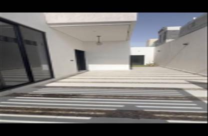 شقة - 2 غرف نوم - 2 حمامات للايجار في القيروان - الرياض - الرياض