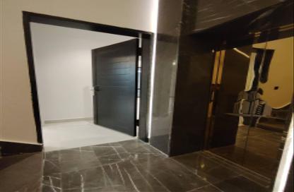 Full Floor - 5 Bedrooms - 4 Bathrooms for sale in Qurtubah - Riyadh - Ar Riyadh
