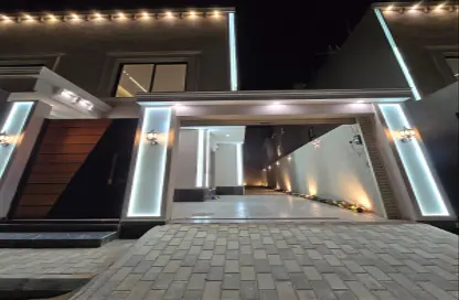 Full Floor - 5 Bedrooms - 5 Bathrooms for sale in Al Nadwah - Riyadh - Ar Riyadh