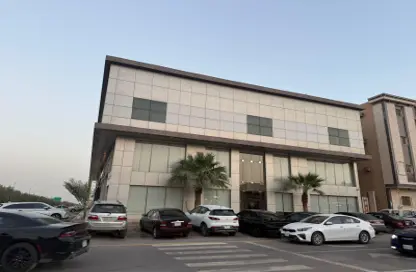 شقة - غرفة نوم - 2 حمامات للايجار في اليرموك - الرياض - الرياض