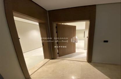 Apartment - 5 Bedrooms - 3 Bathrooms for sale in Ash Sheraa - Al Khubar - Eastern Apartment - 5 Bedrooms - 3 Bathrooms for sale in Ash Sheraa - Al Khubar - Eastern