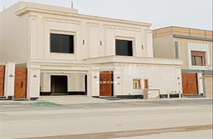 Full Floor - 6 Bedrooms - 4 Bathrooms for sale in Al Janadriyah - Riyadh - Ar Riyadh