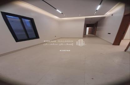 Full Floor - 6 Bedrooms - 4 Bathrooms for sale in Al Janadriyah - Riyadh - Ar Riyadh