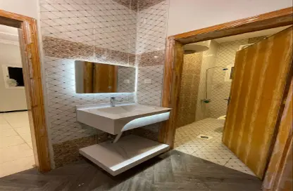 شقة - 4 غرف نوم - 2 حمامات للايجار في الرمال - الرياض - الرياض