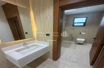 طابق كامل - 4 غرف نوم - 4 حمامات للبيع في طويق - الرياض - الرياض