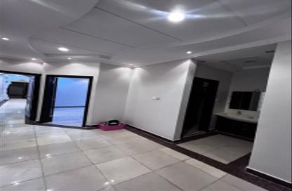 Full Floor - 5 Bedrooms - 3 Bathrooms for rent in Al Munisiyah - Riyadh - Ar Riyadh