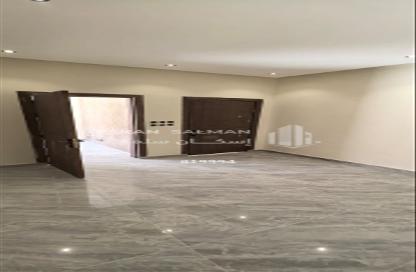Full Floor - 5 Bedrooms - 3 Bathrooms for sale in Al Bayan - Riyadh - Ar Riyadh Full Floor - 5 Bedrooms - 3 Bathrooms for sale in Al Bayan - Riyadh - Ar Riyadh
