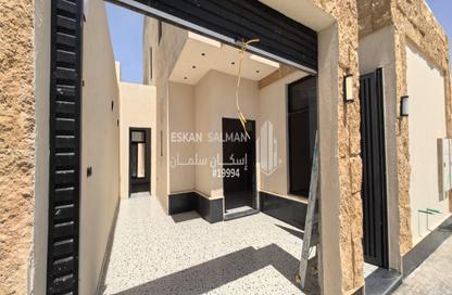 Full Floor - 5 Bedrooms - 3 Bathrooms for sale in Al Bayan - Riyadh - Ar Riyadh Full Floor - 5 Bedrooms - 3 Bathrooms for sale in Al Bayan - Riyadh - Ar Riyadh