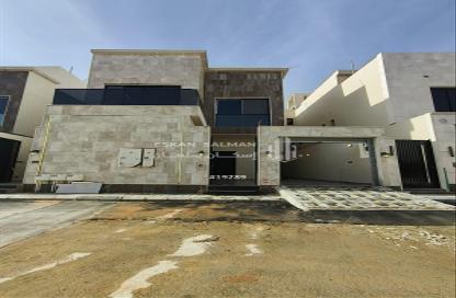 Full Floor - 5 Bedrooms - 4 Bathrooms for sale in Al Janadriyah - Riyadh - Ar Riyadh