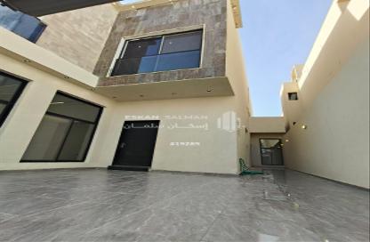 Full Floor - 5 Bedrooms - 4 Bathrooms for sale in Al Janadriyah - Riyadh - Ar Riyadh