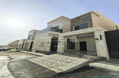 Full Floor - 5 Bedrooms - 4 Bathrooms for sale in Al Janadriyah - Riyadh - Ar Riyadh