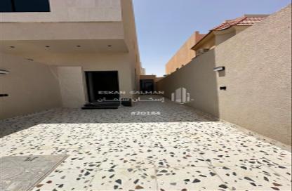 Full Floor - 4 Bedrooms - 3 Bathrooms for sale in Al Yarmuk - Riyadh - Ar Riyadh