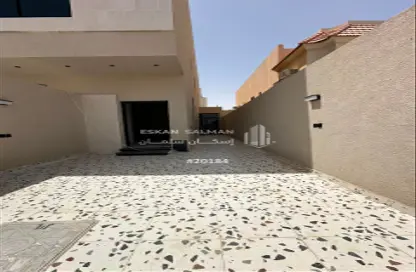 Full Floor - 4 Bedrooms - 3 Bathrooms for sale in Al Yarmuk - Riyadh - Ar Riyadh