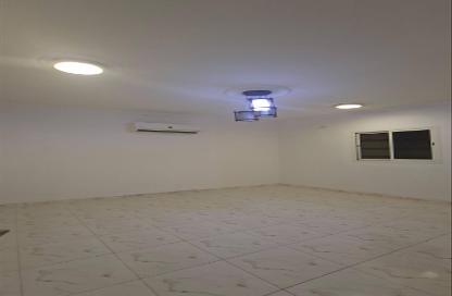Apartment - 3 Bedrooms - 2 Bathrooms for rent in Al Aziziyah - Riyadh - Ar Riyadh