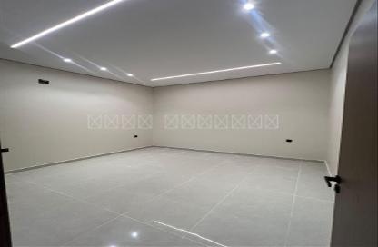 Apartment - 3 Bedrooms - 2 Bathrooms for sale in Al Murjan - Riyadh - Ar Riyadh